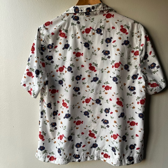 Adorable flower print TShirt Buttondown Blouse - Picture 4 of 6